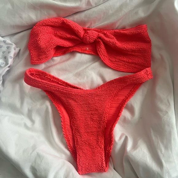 Bond-eye strapless bikini set - Picture 2 of 3